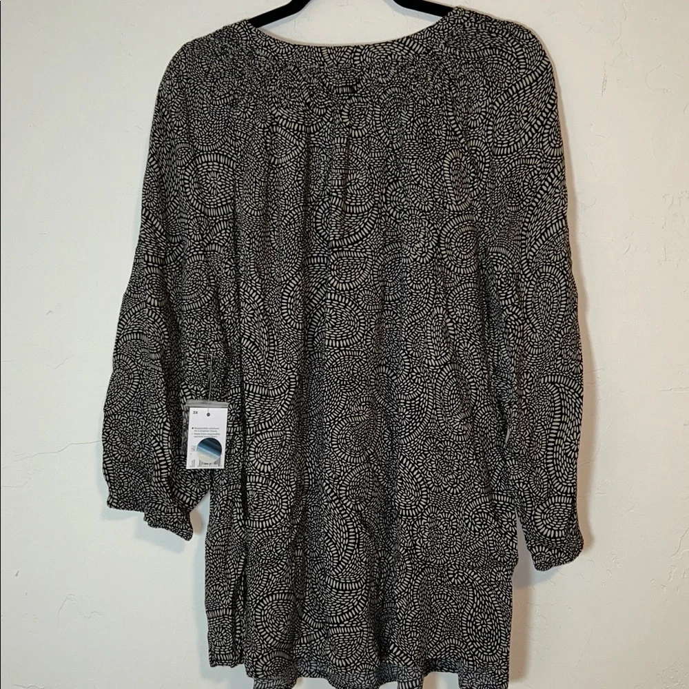 Croft & Barrow 3X Woman’s Smocked shoulder Paisley Print Rayon blouse